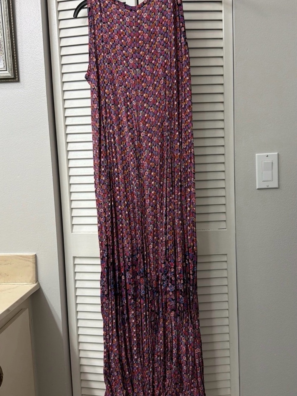 Women's Pleated Maxi Dress (Like New) - Picture 7 of 7